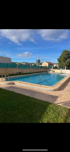Villa Nadiya App Pool, Parking